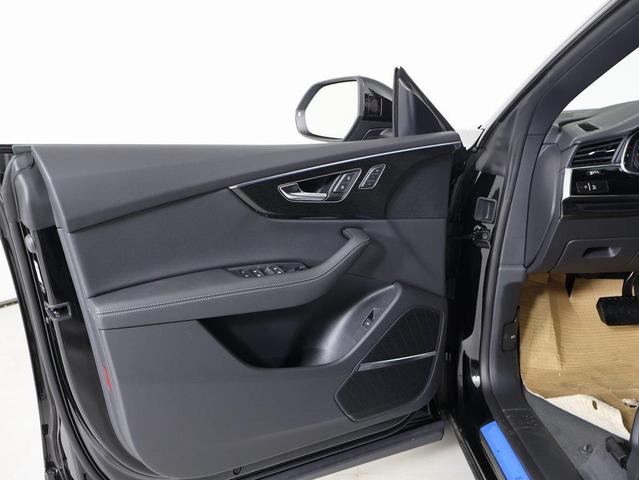 Photo of 2026 mythos black metallic Audi Q8