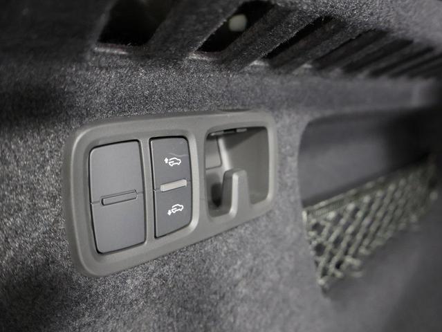 Photo of 2026 mythos black metallic Audi Q8