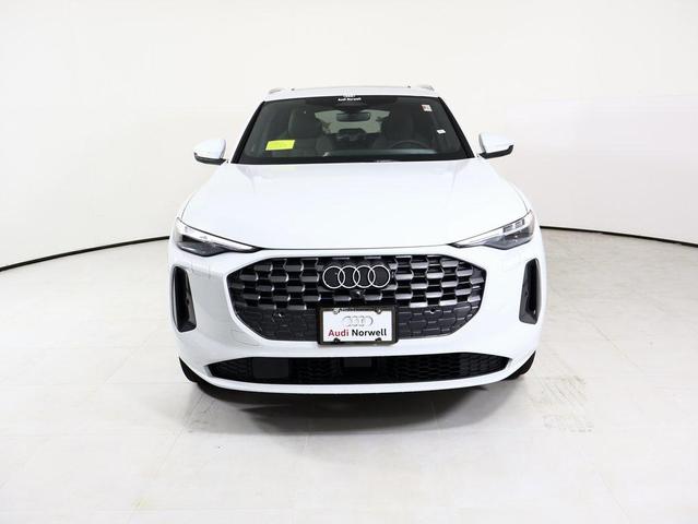 Photo of 2025 Glacier White Audi Q5