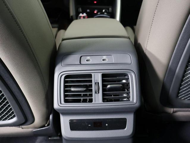 Photo of 2025 Glacier White Audi Q5