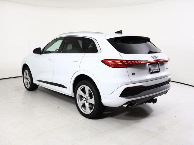 Photo of 2025 Glacier White Audi Q5