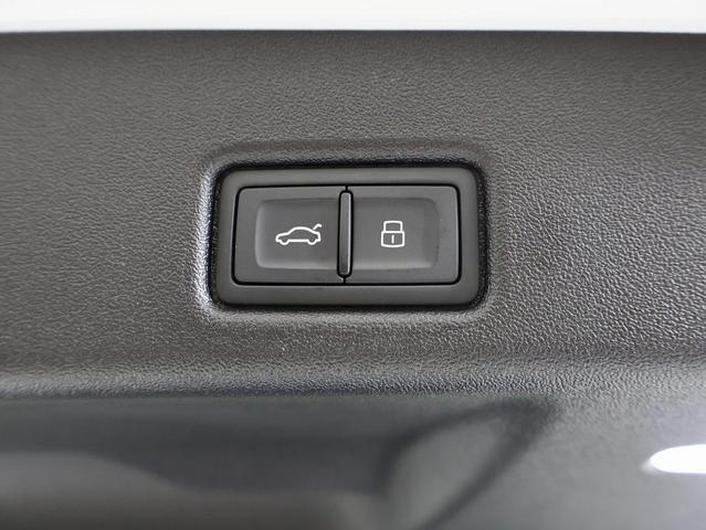 Photo of 2025 Glacier White Audi Q5
