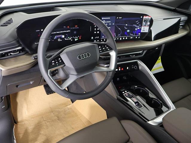 Photo of 2025 Glacier White Audi Q5