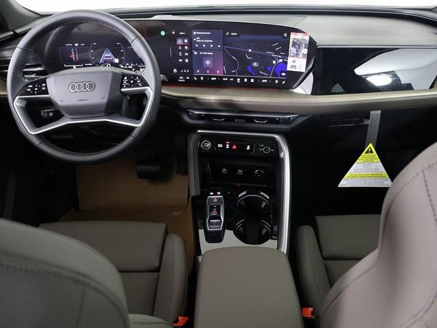 Photo of 2025 Glacier White Audi Q5