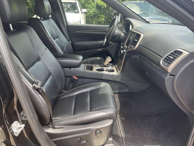 Photo of 2017 Black Jeep Grand Cherokee