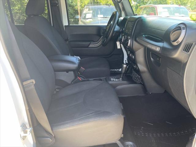 Photo of 2016 White Jeep Wrangler Unlimited