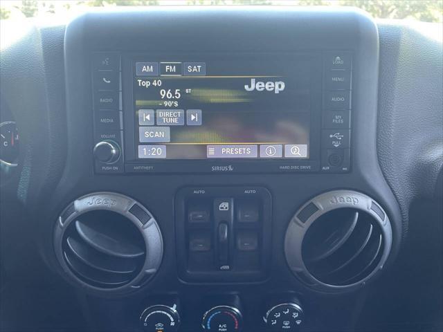 Photo of 2016 White Jeep Wrangler Unlimited