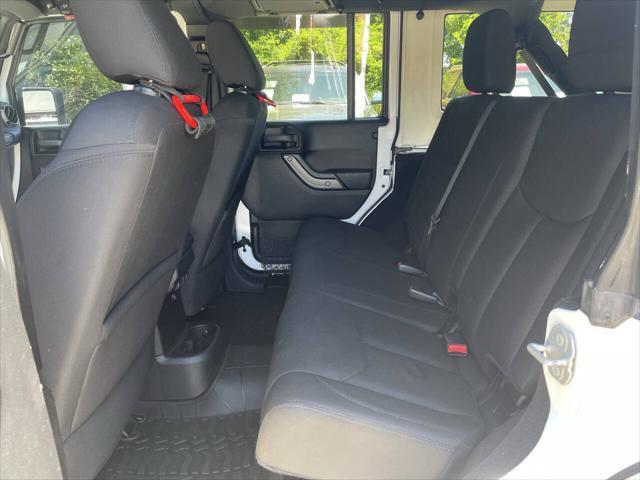 Photo of 2016 White Jeep Wrangler Unlimited