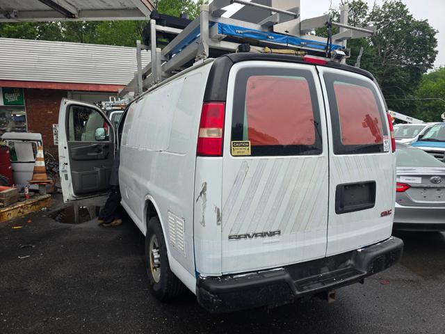 Photo of 2013 White GMC Savana 3500
