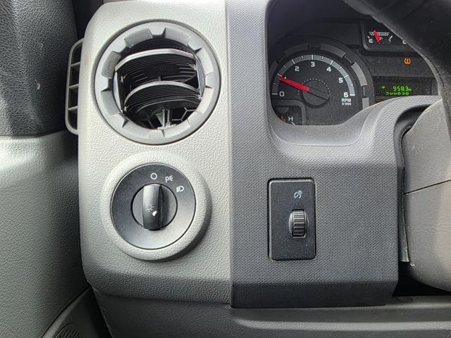 Photo of 2013 White Ford E250