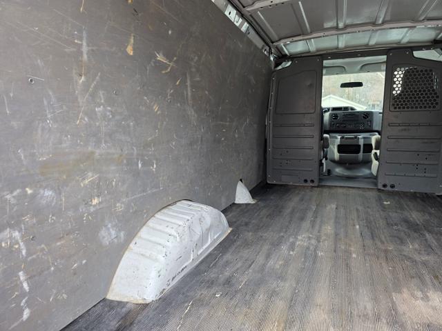 Photo of 2013 White Ford E250