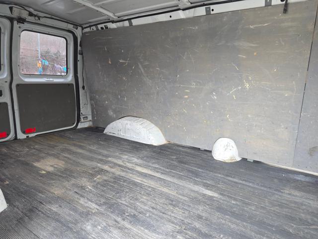 Photo of 2013 White Ford E250