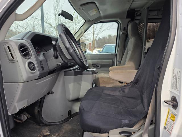 Photo of 2013 White Ford E250