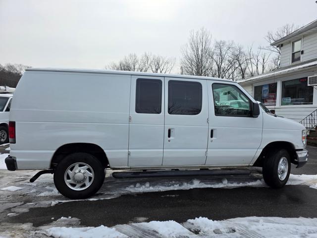Photo of 2013 White Ford E250