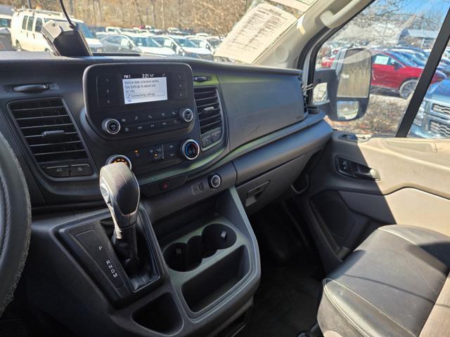 Photo of 2021 White Ford Transit-350