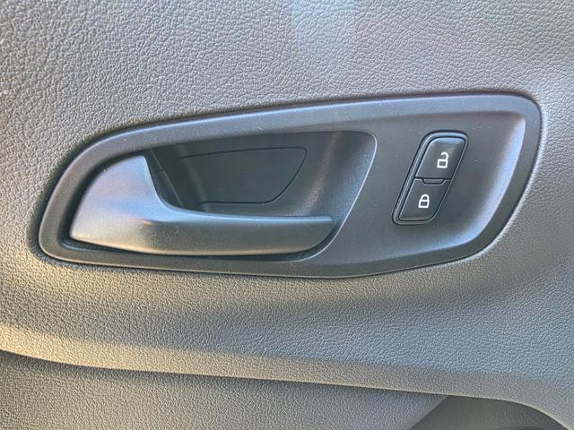 Photo of 2021 White Ford Transit-350