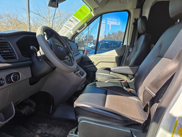 Photo of 2021 White Ford Transit-350