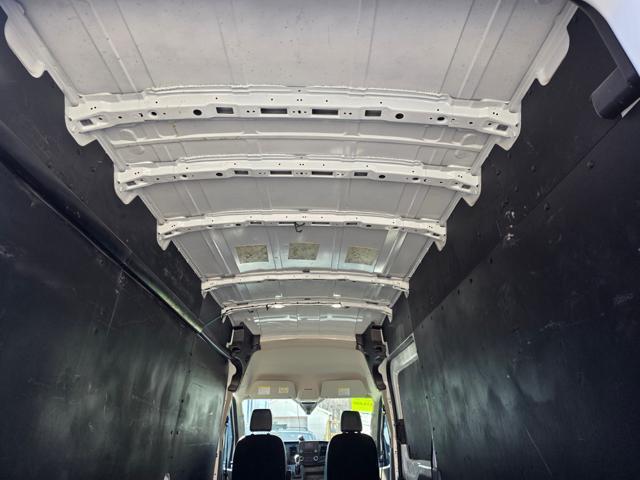 Photo of 2021 White Ford Transit-350