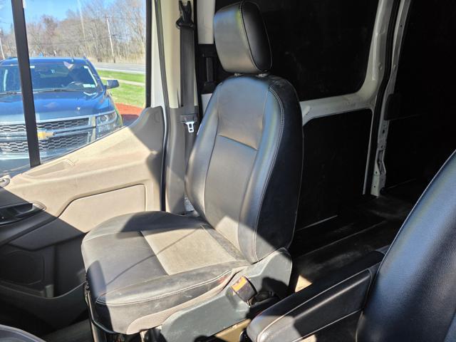 Photo of 2021 White Ford Transit-350