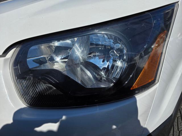 Photo of 2021 White Ford Transit-350