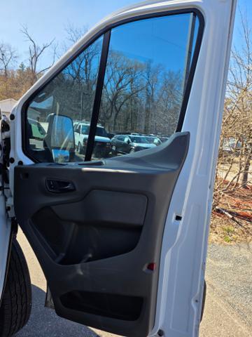 Photo of 2021 White Ford Transit-350