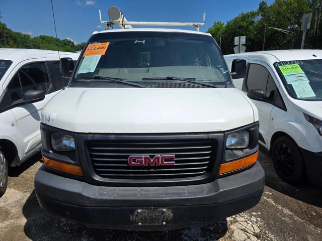 Photo of 2014 White GMC Savana 2500
