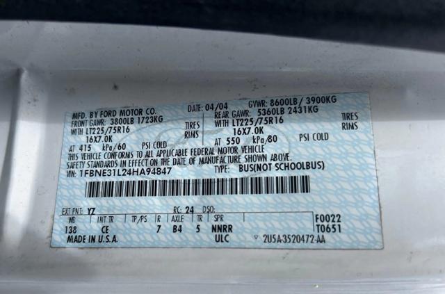 Photo of 2004 White Ford E350 Super Duty