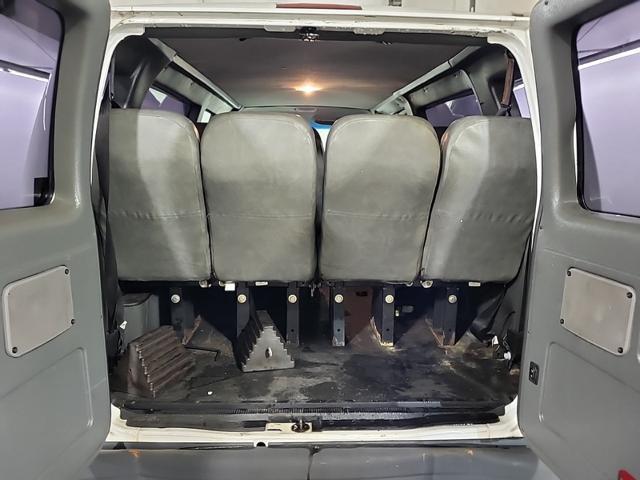 Photo of 2010 White Ford E250