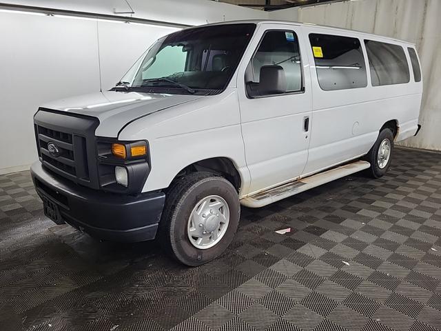 Photo of 2010 White Ford E250