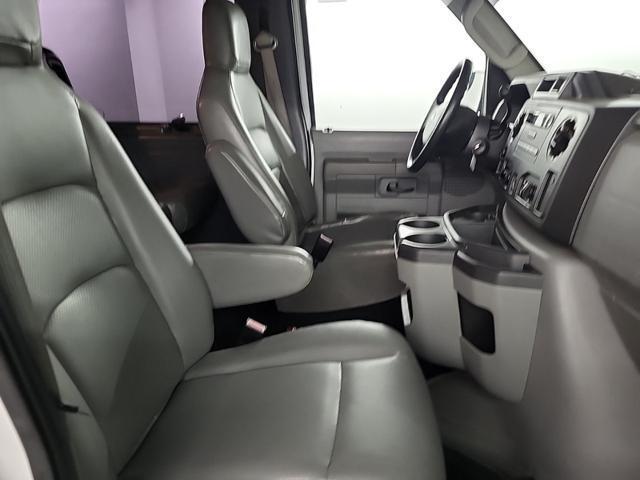 Photo of 2010 White Ford E250