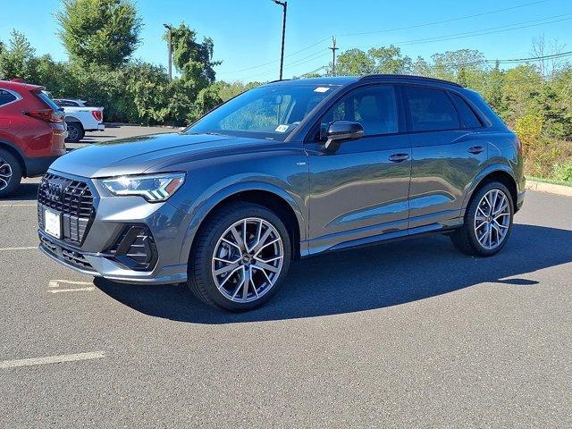 Photo of 2025 Daytona Gray Pearl Effect Audi Q3