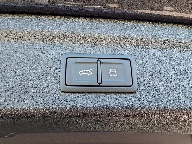 Photo of 2025 Daytona Gray Pearl Effect Audi Q3