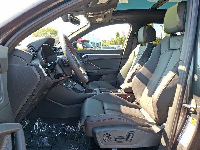 Photo of 2025 Daytona Gray Pearl Effect Audi Q3