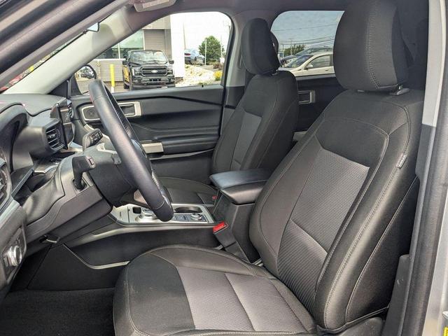 Photo of 2022 Iconic Silver Metallic Ford Explorer
