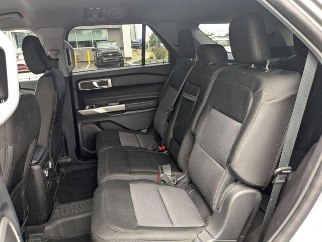 Photo of 2022 Iconic Silver Metallic Ford Explorer