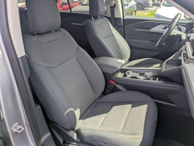 Photo of 2025 Iconic Silver Metallic Ford Explorer