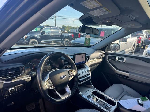Photo of 2021 Green Metallic Ford Explorer