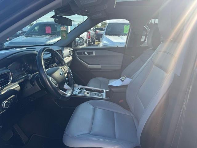 Photo of 2021 Green Metallic Ford Explorer