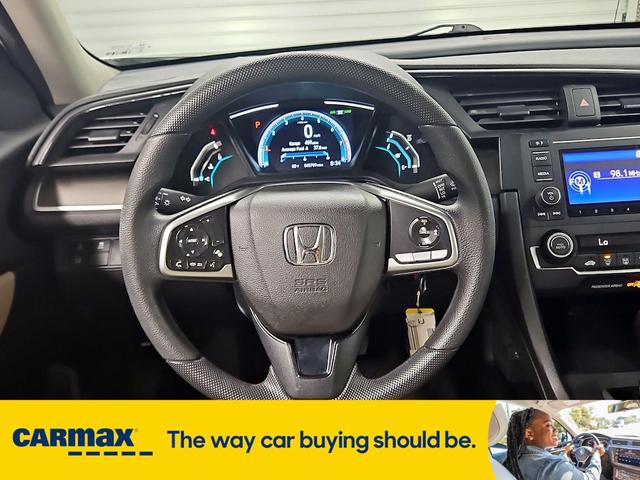 Photo of 2019 White Honda Civic