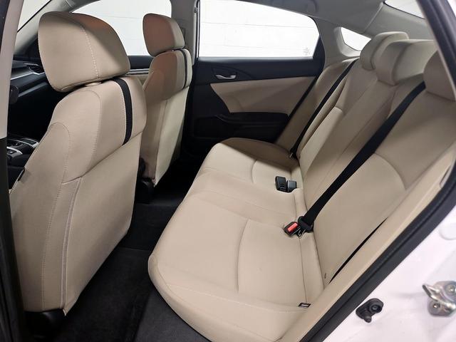 Photo of 2019 White Honda Civic