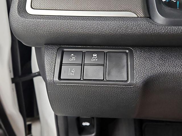 Photo of 2019 White Honda Civic