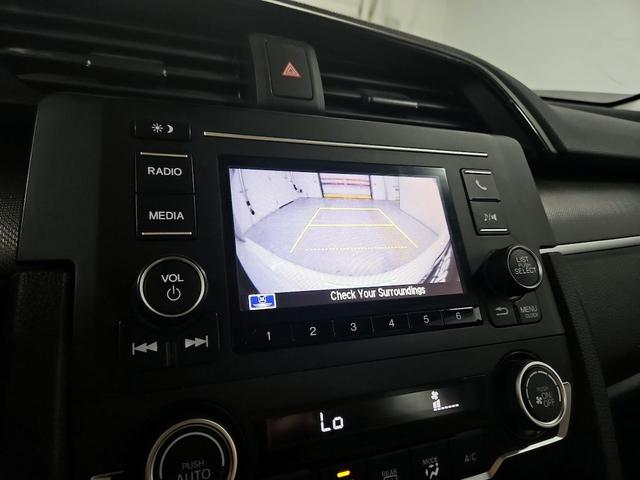 Photo of 2019 White Honda Civic