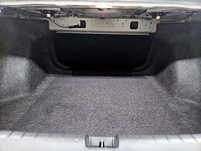 Photo of 2019 White Honda Civic