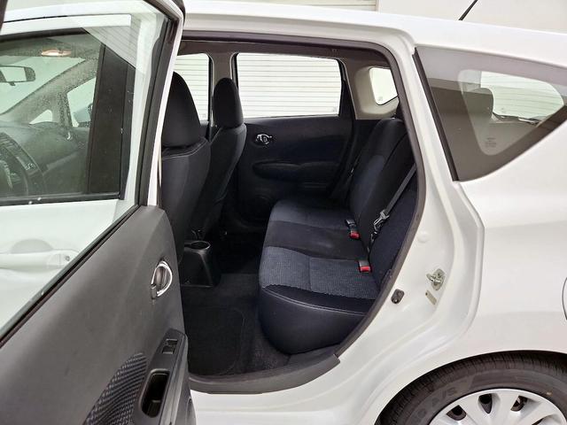 Photo of 2017 White Nissan Versa Note