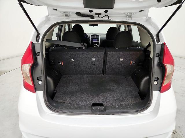 Photo of 2017 White Nissan Versa Note