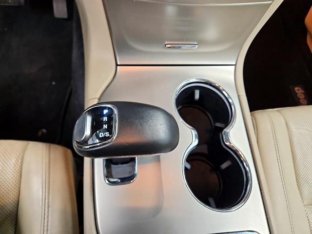 Photo of 2014 White Jeep Grand Cherokee