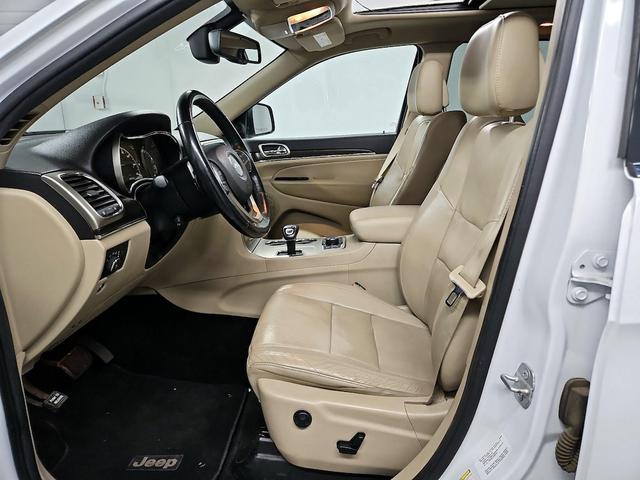 Photo of 2014 White Jeep Grand Cherokee