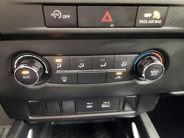 Photo of 2023 Black Nissan Frontier