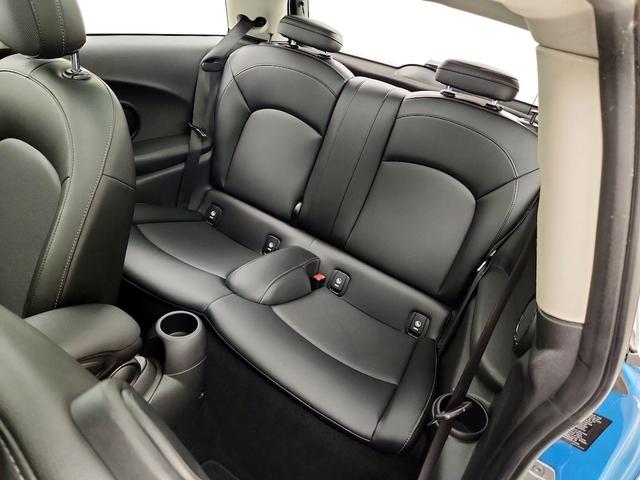 Photo of 2016 Blue MINI Hardtop