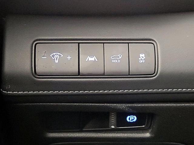 Photo of 2023 White Hyundai SANTA FE